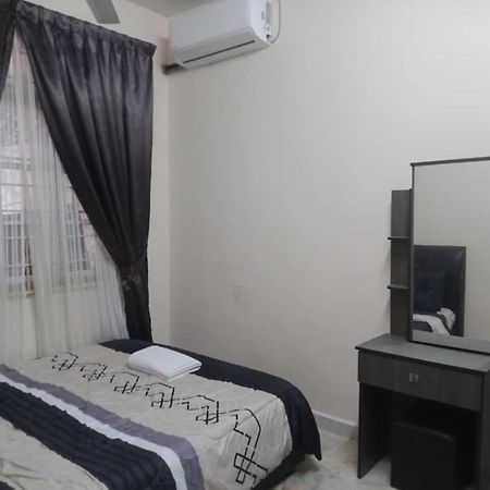 Ilham Homestay Kuantan Exterior foto