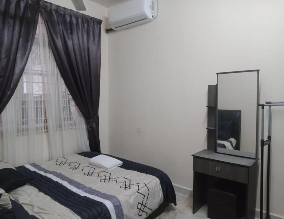 Ilham Homestay Kuantan Exterior foto