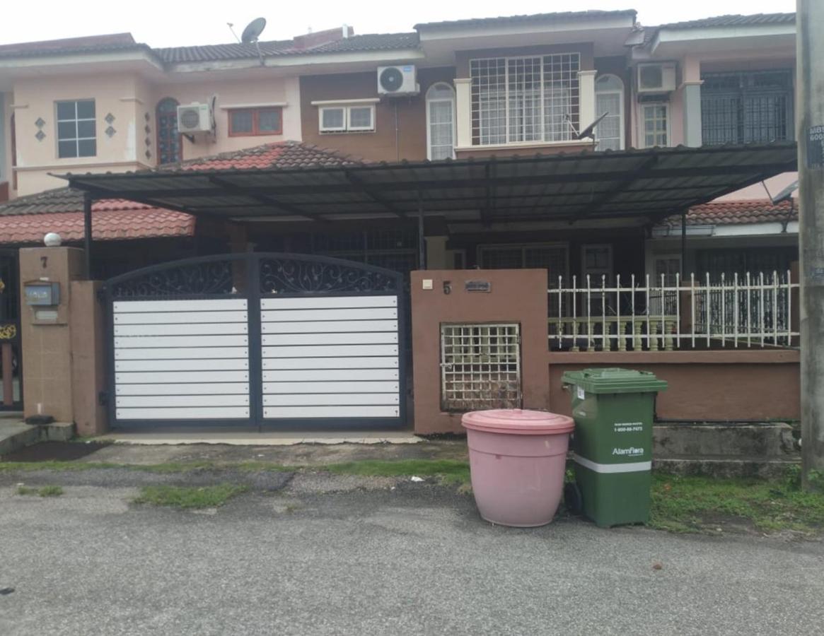 Ilham Homestay Kuantan Exterior foto
